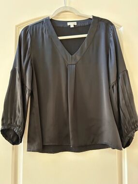 Garnet Hill Pleat Detail 100% Silk Black V Neck 3/4 Sleeve Blouse. Sz 8